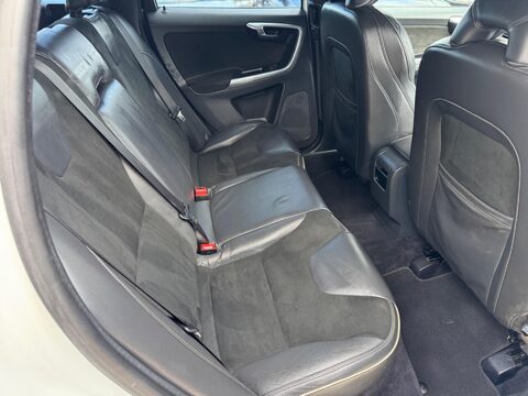 Volvo XC60 2.4 D5 R-Design Nav Geartronic AWD Euro 5 5dr 32