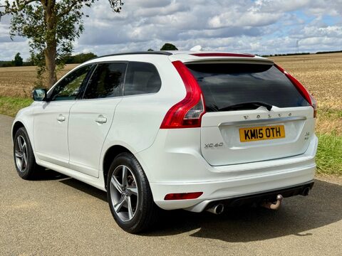 Volvo XC60 2.4 D5 R-Design Nav Geartronic AWD Euro 5 5dr 8