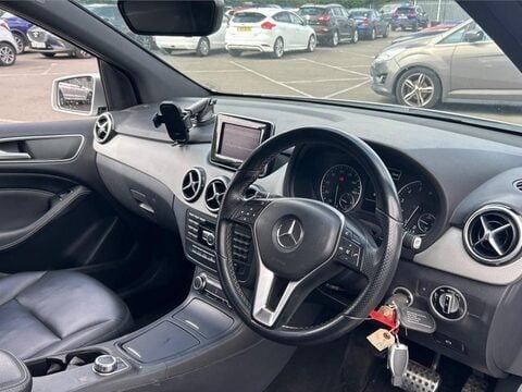 Mercedes-Benz B Class 1.6 B180 BlueEfficiency Sport 7G-DCT Euro 5 (s/s) 5dr 2