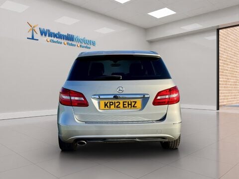 Mercedes-Benz B Class 1.6 B180 BlueEfficiency Sport 7G-DCT Euro 5 (s/s) 5dr 9