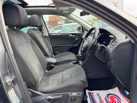Volkswagen Tiguan 2.0 TDI BlueMotion Tech SEL DSG 4Motion Euro 6 (s/s) 5dr 14