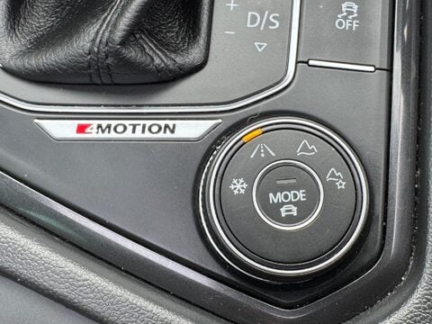 Volkswagen Tiguan 2.0 TDI BlueMotion Tech SEL DSG 4Motion Euro 6 (s/s) 5dr 36