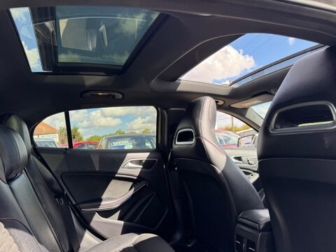 Mercedes-Benz GLA 2.1 GLA200d AMG Line (Premium Plus) 7G-DCT 4MATIC Euro 6 (s/s) 5dr 14