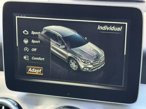 Mercedes-Benz GLA 2.1 GLA200d AMG Line (Premium Plus) 7G-DCT 4MATIC Euro 6 (s/s) 5dr 38