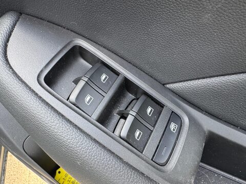 MG ZS 44.5kWh Exclusive Auto 5dr 30