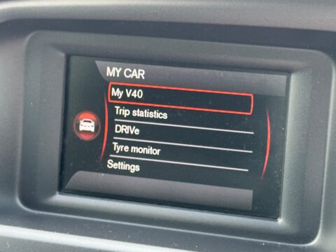 Volvo V40 2.0 T2 Momentum Euro 6 (s/s) 5dr 11