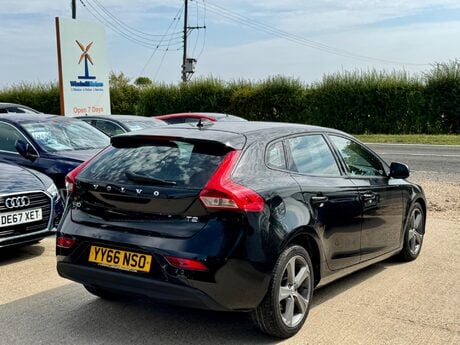 Volvo V40 2.0 T2 Momentum Euro 6 (s/s) 5dr