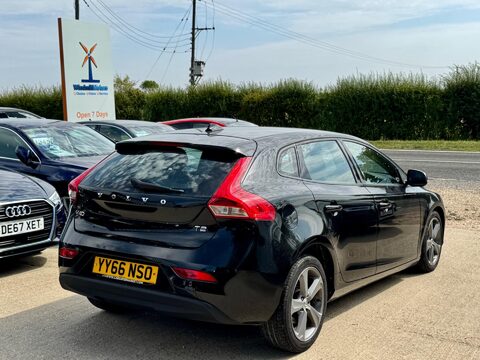 Volvo V40 2.0 T2 Momentum Euro 6 (s/s) 5dr 3