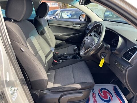 Hyundai TUCSON 1.6 GDi SE Nav Euro 6 (s/s) 5dr 12