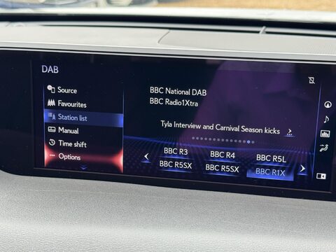 Lexus Ux 2.0 250h F Sport (Premium Plus) E-CVT E-FOUR Euro 6 (s/s) 5dr (Sunroof) 20