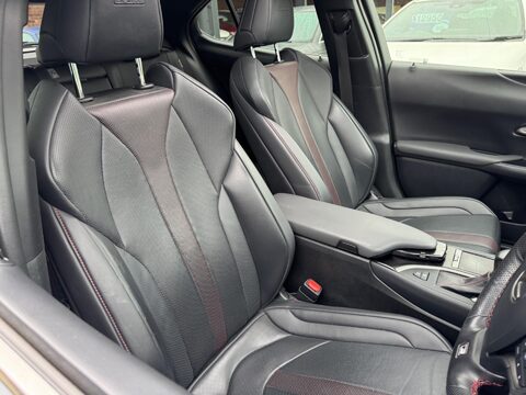 Lexus Ux 2.0 250h F Sport (Premium Plus) E-CVT E-FOUR Euro 6 (s/s) 5dr (Sunroof) 11