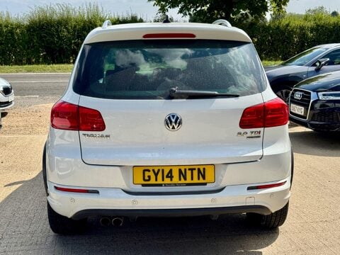 Volkswagen Tiguan 2.0 TDI BlueMotion Tech R-Line DSG 4WD Euro 5 (s/s) 5dr 8
