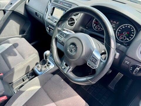 Volkswagen Tiguan 2.0 TDI BlueMotion Tech R-Line DSG 4WD Euro 5 (s/s) 5dr 2