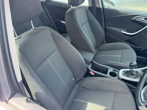 Vauxhall Astra 1.6 16v SRi Euro 5 5dr 8