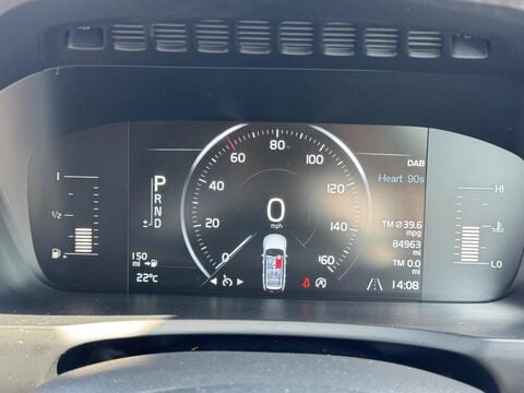 Volvo XC90 2.0 D5 Momentum Geartronic 4WD Euro 6 (s/s) 5dr 39