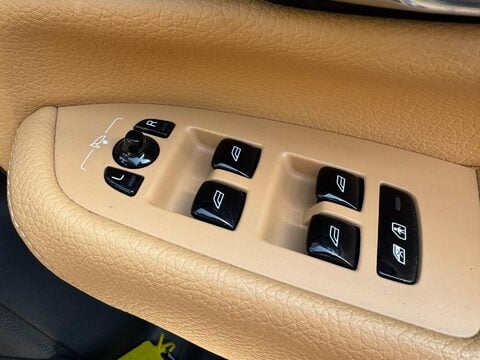 Volvo XC90 2.0 D5 Momentum Geartronic 4WD Euro 6 (s/s) 5dr 34