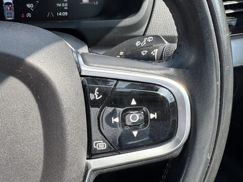 Volvo XC90 2.0 D5 Momentum Geartronic 4WD Euro 6 (s/s) 5dr 31