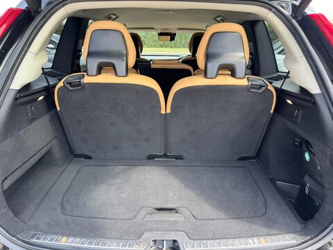 Volvo XC90 2.0 D5 Momentum Geartronic 4WD Euro 6 (s/s) 5dr 40