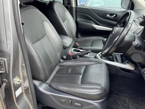 Nissan Navara 2.3 dCi Tekna 4WD Euro 6 (s/s) 4dr 11