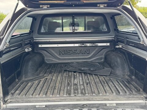 Nissan Navara 2.3 dCi Tekna 4WD Euro 6 (s/s) 4dr 3