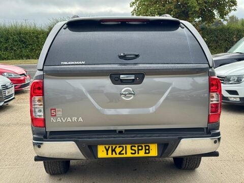 Nissan Navara 2.3 dCi Tekna 4WD Euro 6 (s/s) 4dr 8