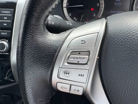 Nissan Navara 2.3 dCi Tekna 4WD Euro 6 (s/s) 4dr 28