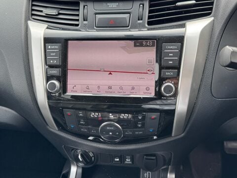 Nissan Navara 2.3 dCi Tekna 4WD Euro 6 (s/s) 4dr 12
