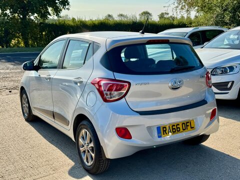 Hyundai i10 1.2 Premium Euro 5 5dr 7