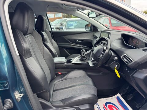 Peugeot 5008 1.5 BlueHDi Allure Euro 6 (s/s) 5dr 12