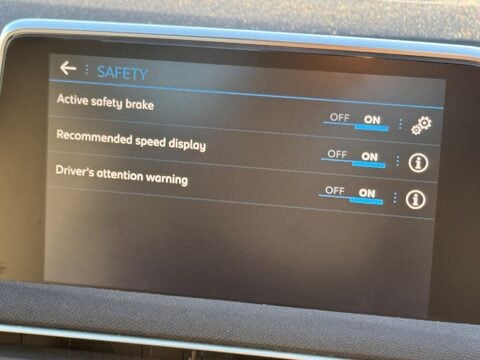 Peugeot 3008 1.6 BlueHDi Allure EAT Euro 6 (s/s) 5dr 27