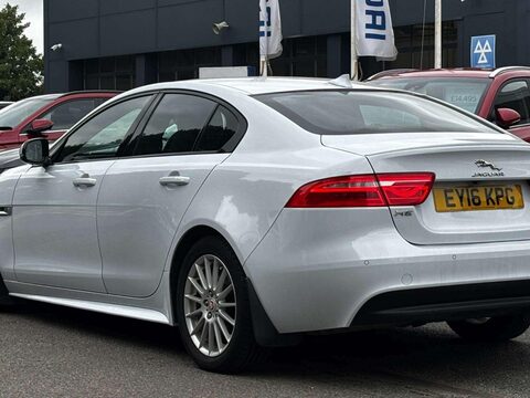 Jaguar XE 2.0d R-Sport Auto Euro 6 (s/s) 4dr 3