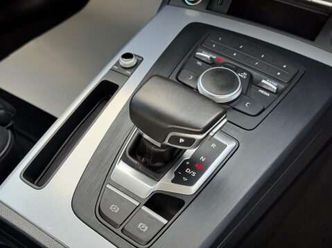 Audi Q5 2.0 TDI 40 Sport S Tronic quattro Euro 6 (s/s) 5dr 32
