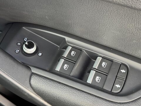 Audi Q5 2.0 TDI 40 Sport S Tronic quattro Euro 6 (s/s) 5dr 45