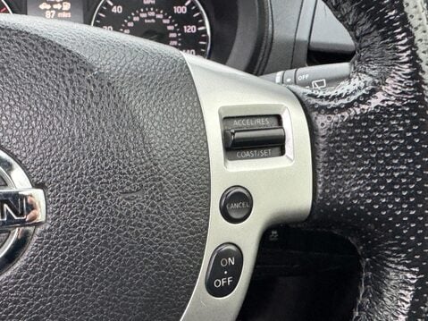 Nissan X-Trail 2.0 dCi Tekna 4WD Euro 5 5dr (AVM) 28