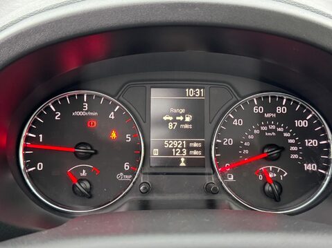 Nissan X-Trail 2.0 dCi Tekna 4WD Euro 5 5dr (AVM) 33