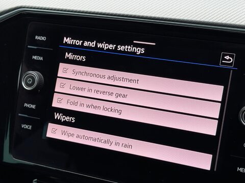 Volkswagen Passat 2.0 TDI EVO R-Line Euro 6 (s/s) 4dr 30