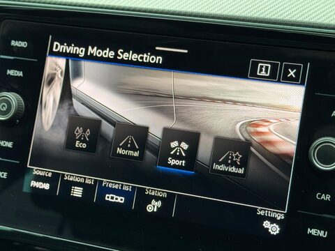 Volkswagen Passat 2.0 TDI EVO R-Line Euro 6 (s/s) 4dr 33