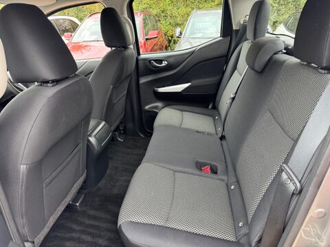 Nissan Navara 2.3 dCi Acenta 4WD Euro 6 (s/s) 4dr 30
