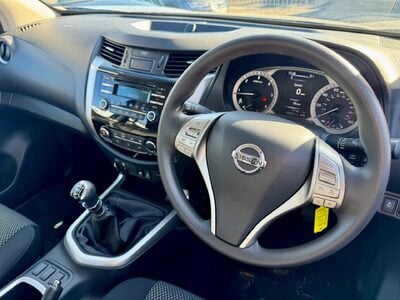 Nissan Navara 2.3 dCi Acenta 4WD Euro 6 (s/s) 4dr