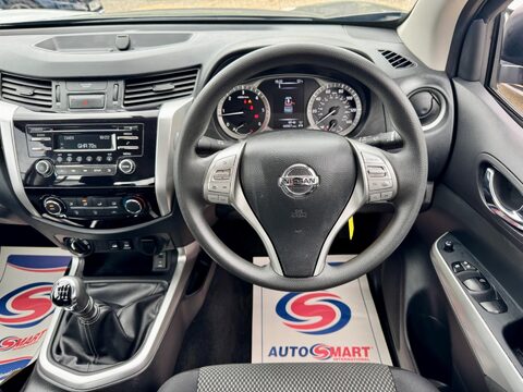 Nissan Navara 2.3 dCi Acenta 4WD Euro 6 (s/s) 4dr 2
