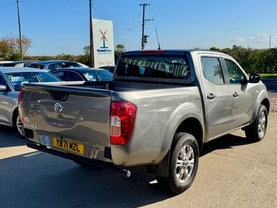Nissan Navara 2.3 dCi Acenta 4WD Euro 6 (s/s) 4dr