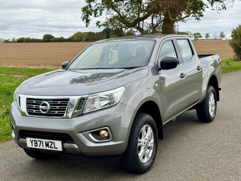 Nissan Navara 2.3 dCi Acenta 4WD Euro 6 (s/s) 4dr 6