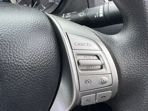 Nissan Navara 2.3 dCi Acenta 4WD Euro 6 (s/s) 4dr 20