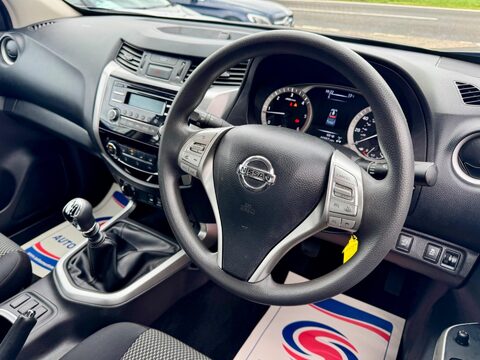Nissan Navara 2.3 dCi Acenta 4WD Euro 6 (s/s) 4dr 27
