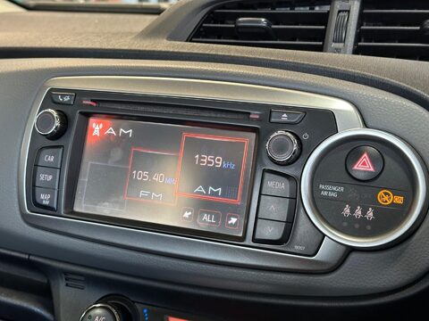 Toyota Yaris 1.33 Dual VVT-i Icon Plus Euro 5 5dr 17