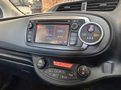 Toyota Yaris 1.33 Dual VVT-i Icon Plus Euro 5 5dr 16