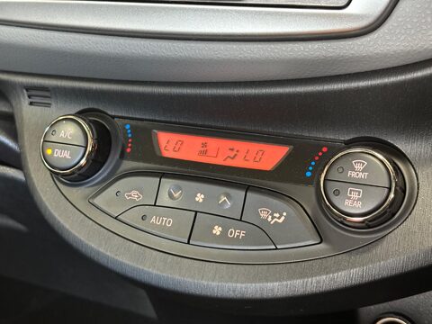 Toyota Yaris 1.33 Dual VVT-i Icon Plus Euro 5 5dr 22