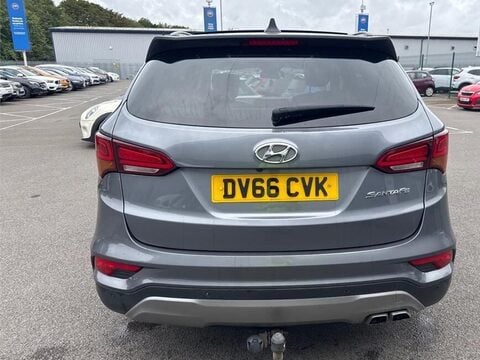 Hyundai SANTA FE 2.2 CRDi Blue Drive Wiggins Edition Auto 4WD Euro 6 (s/s) 5dr (7 Seat) 6