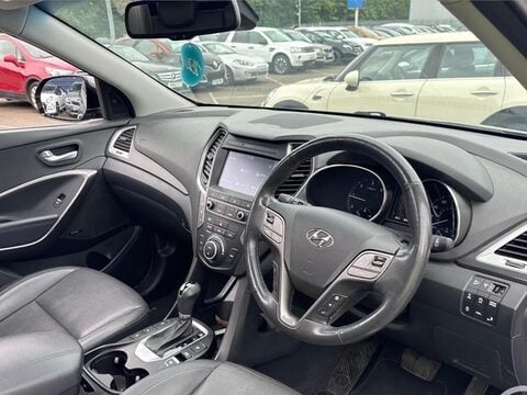 Hyundai SANTA FE 2.2 CRDi Blue Drive Wiggins Edition Auto 4WD Euro 6 (s/s) 5dr (7 Seat) 3