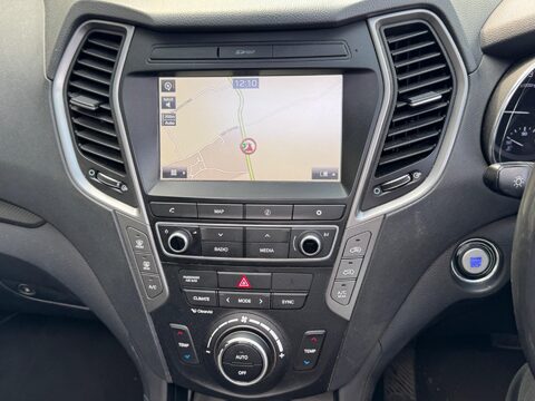 Hyundai SANTA FE 2.2 CRDi Blue Drive Wiggins Edition Auto 4WD Euro 6 (s/s) 5dr (7 Seat) 10